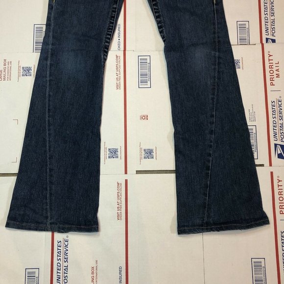 True Religion Big T Jean Size 28 Flap Pocket Twisted Flare Leg Distressed - Picture 5 of 10